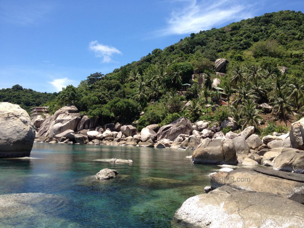 Koh Tao beach with beautiful clear water and luscious scenery. 