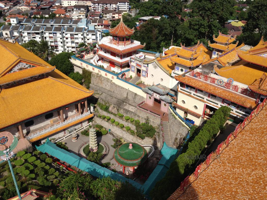 The Kek Lok Si Temple overview